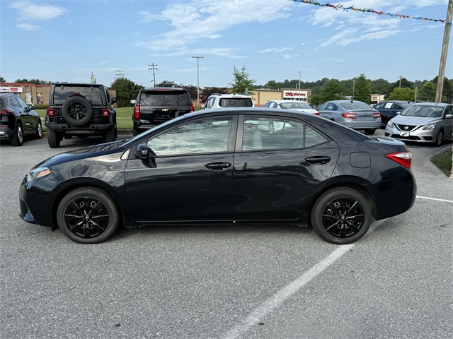 Vehicle image 7 of 23
