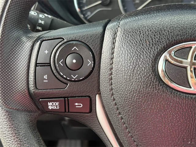 Vehicle image 22 of 23