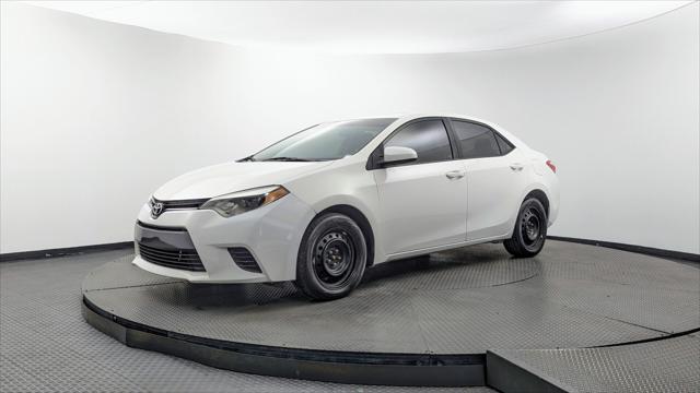 2016 Toyota Corolla LE Image 2 of 25