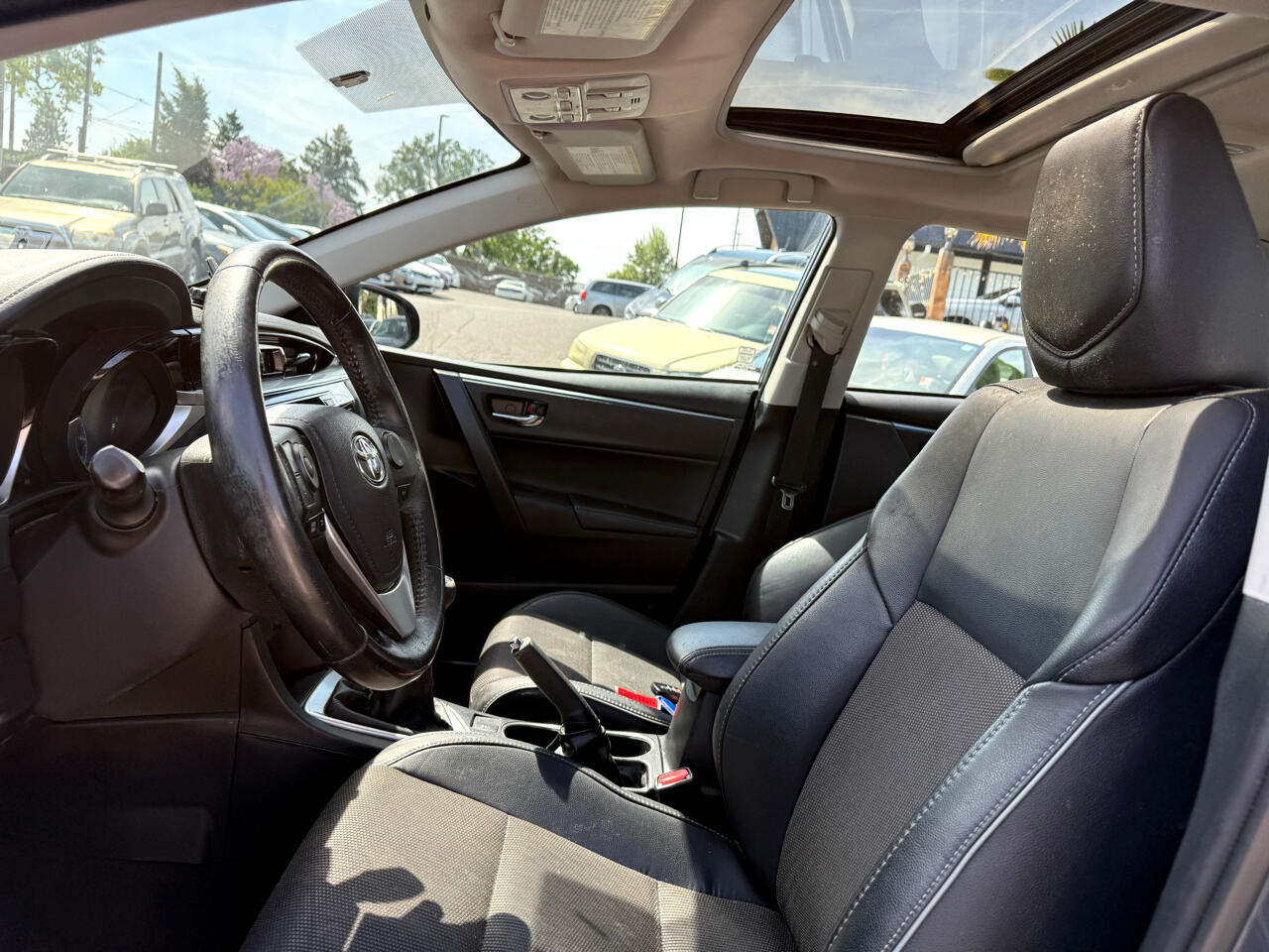 Vehicle image 12 of 27