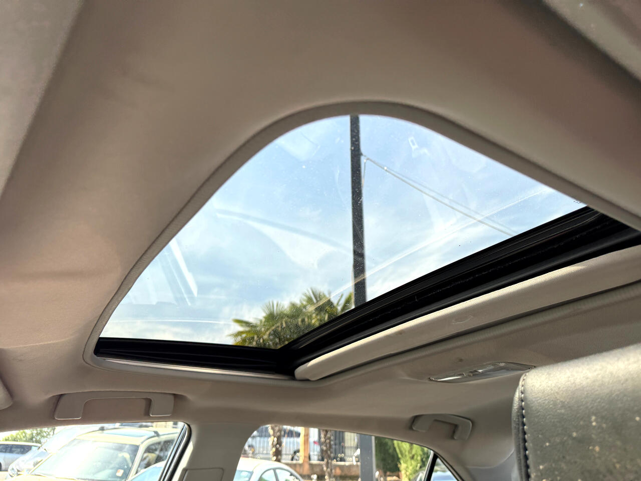 Vehicle image 13 of 27