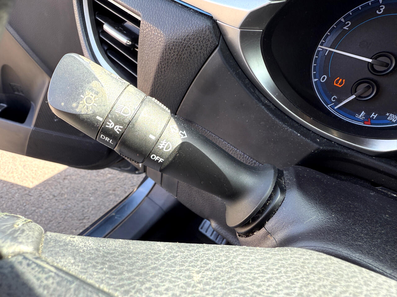 Vehicle image 25 of 27