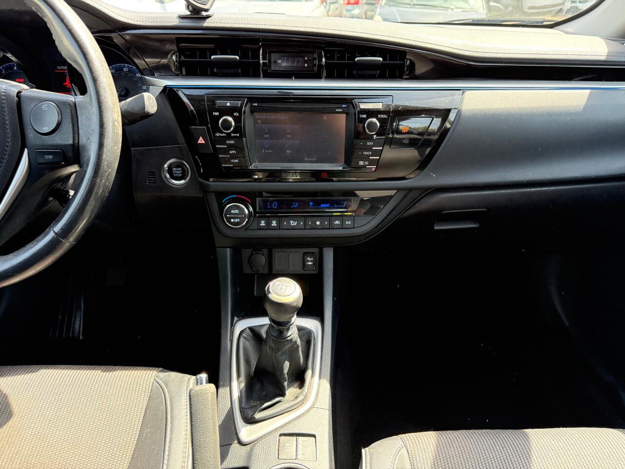 Vehicle image 16 of 27