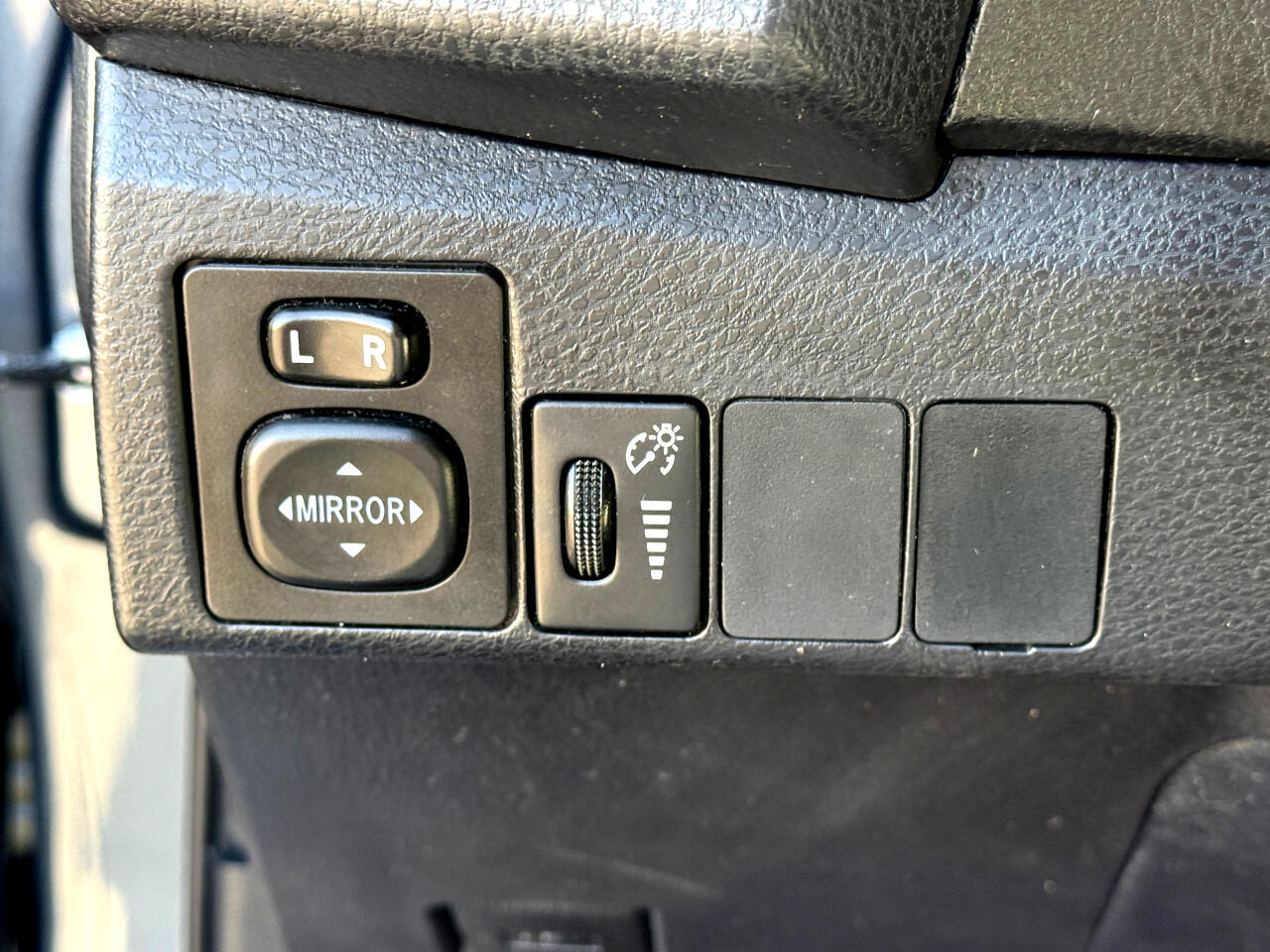 Vehicle image 20 of 27