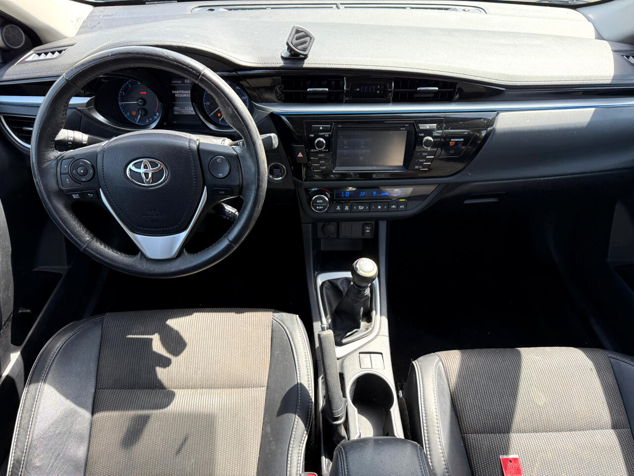 Vehicle image 15 of 27