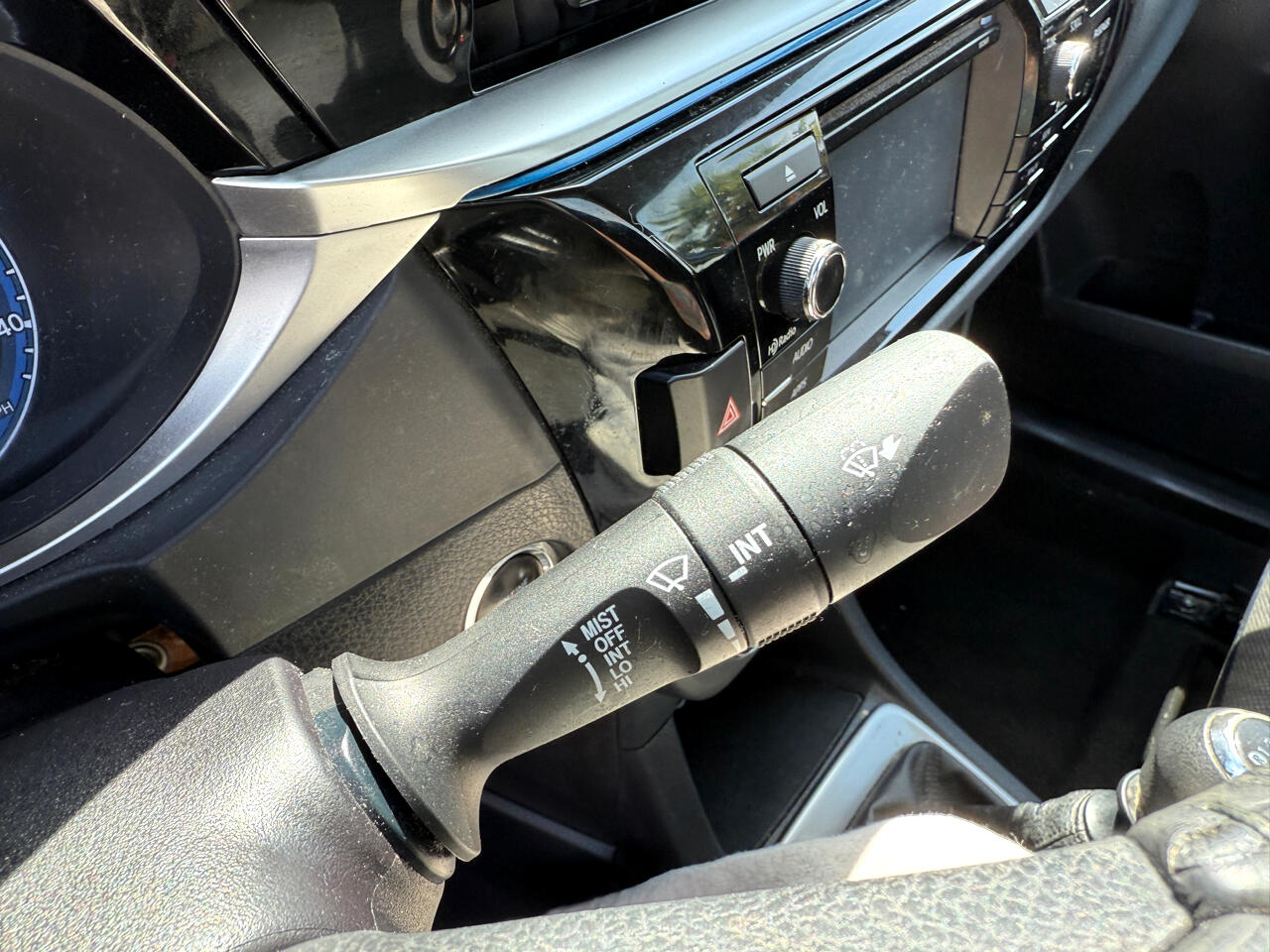 Vehicle image 24 of 27