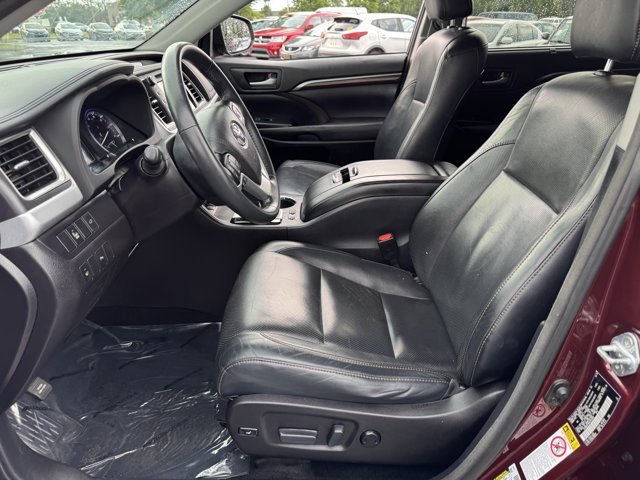 Vehicle image 14 of 38