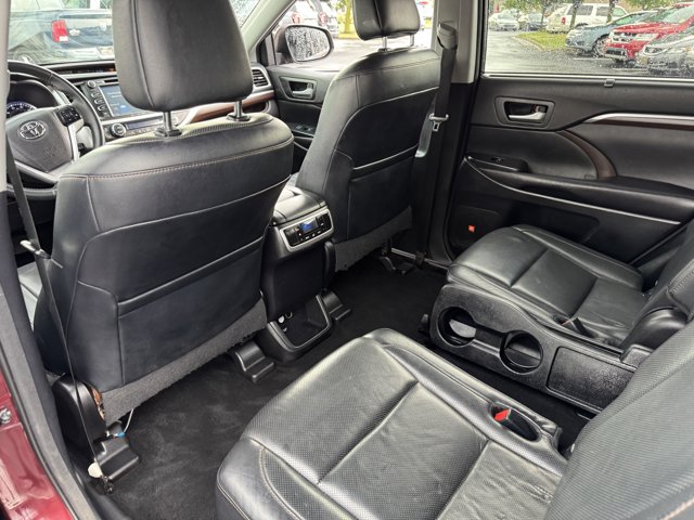 Vehicle image 13 of 38