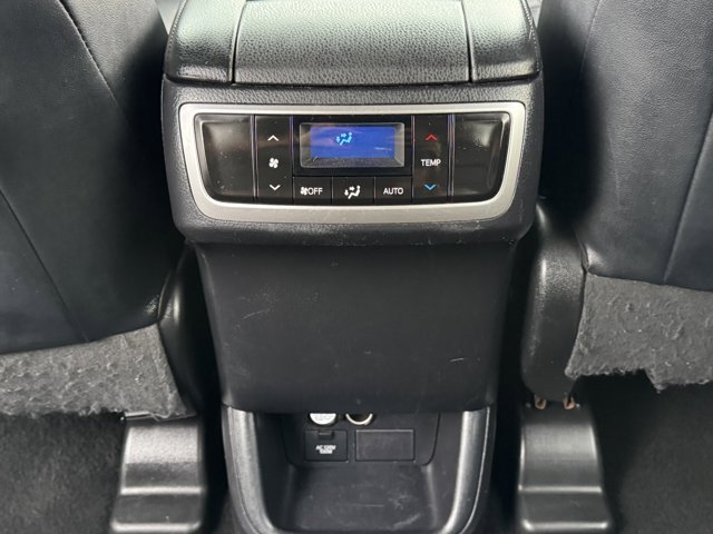 Vehicle image 25 of 38