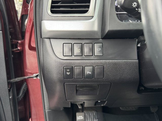 Vehicle image 36 of 38