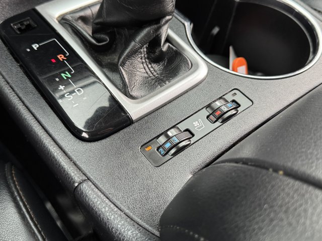 Vehicle image 26 of 38