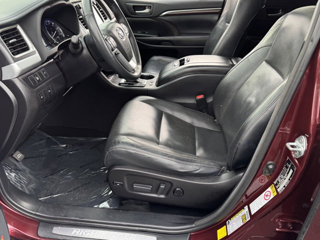 Vehicle image 31 of 38