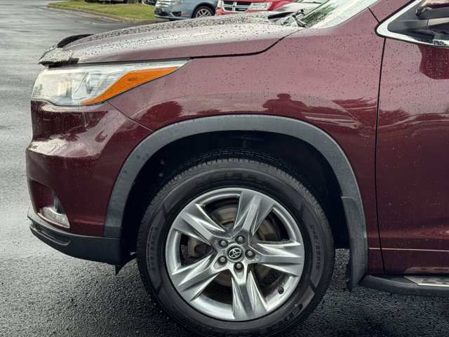 Vehicle image 9 of 38