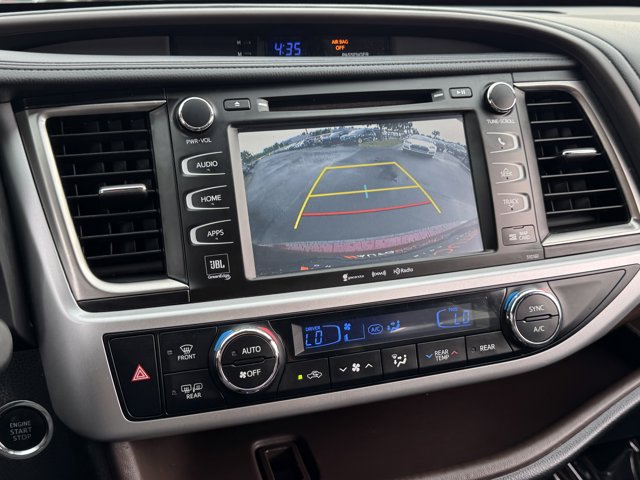 Vehicle image 20 of 38