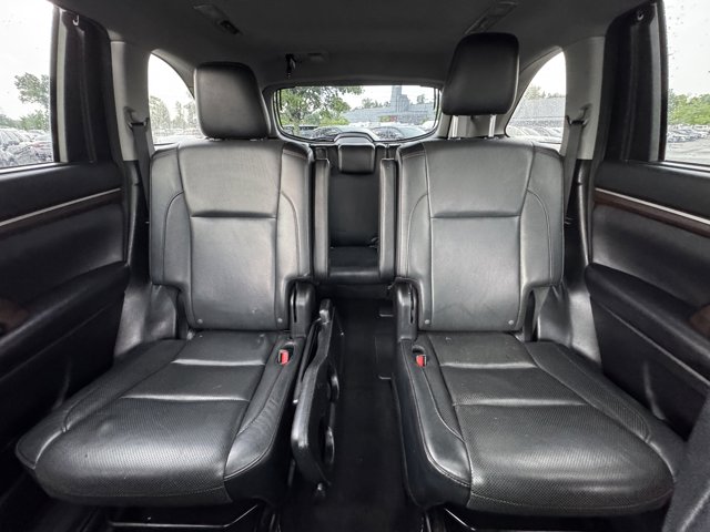 Vehicle image 15 of 38