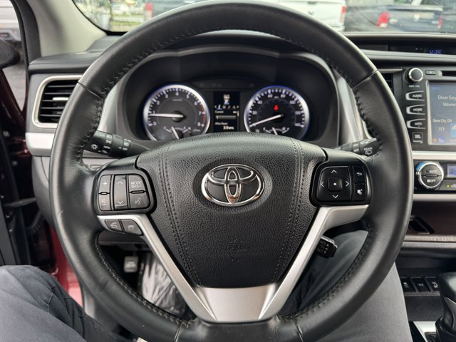 Vehicle image 29 of 38