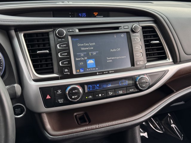 Vehicle image 21 of 38