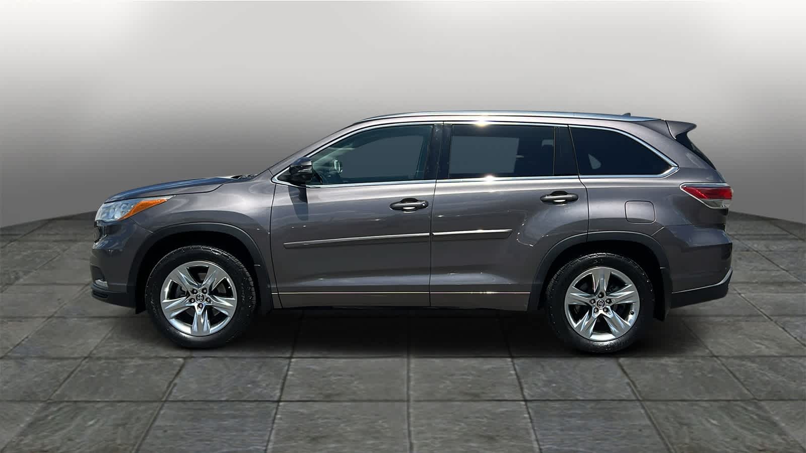 Vehicle image 8 of 30