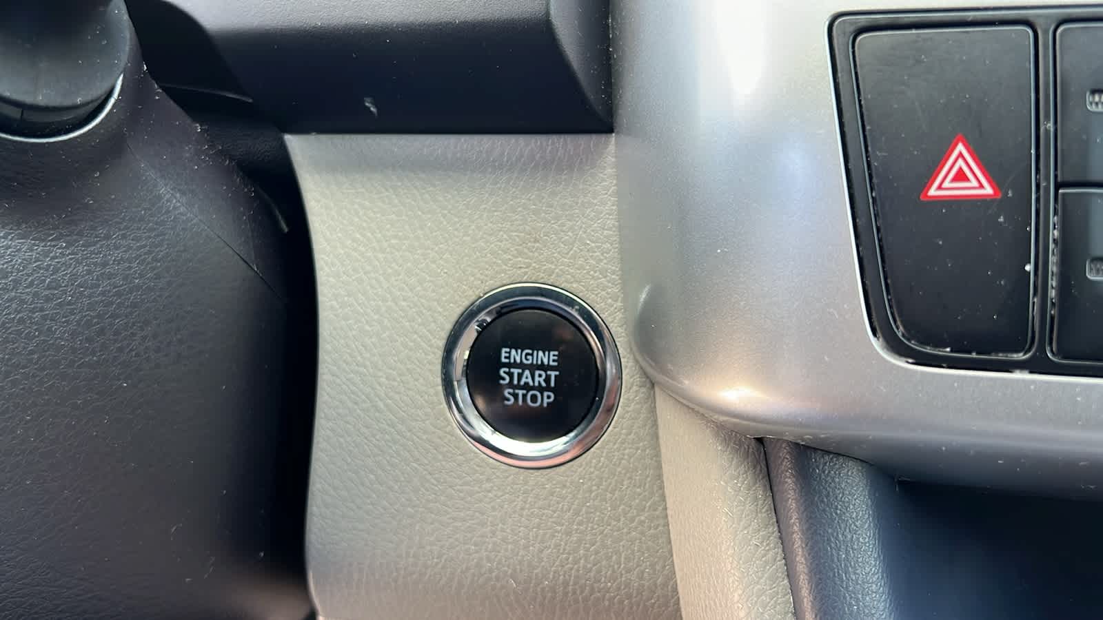 Vehicle image 17 of 30