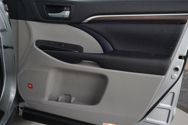 Vehicle image 9 of 29