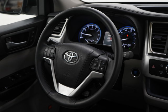 Vehicle image 13 of 29