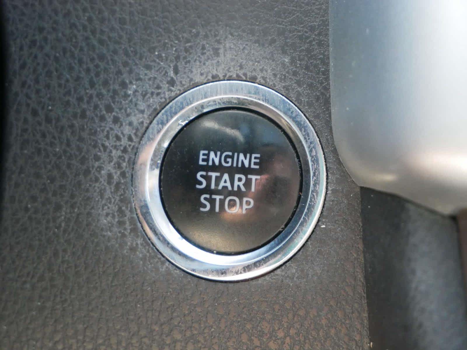 Vehicle image 28 of 33