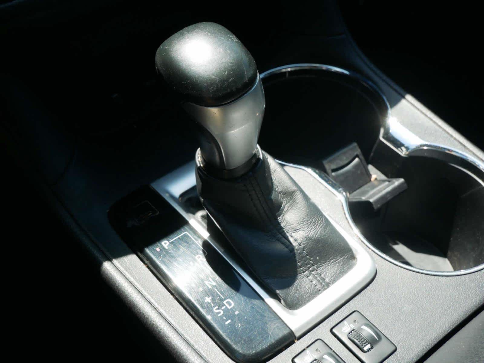 Vehicle image 24 of 33