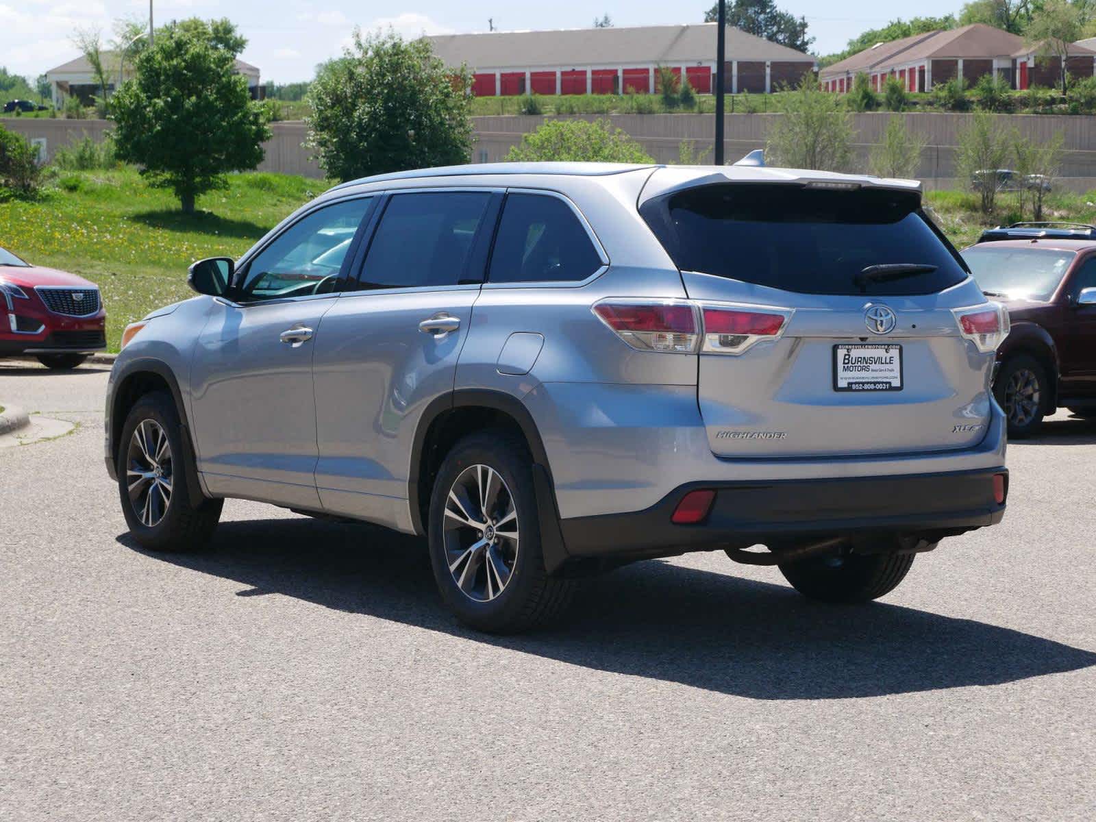 Vehicle image 7 of 33
