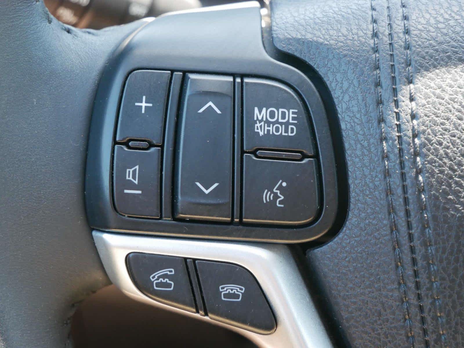 Vehicle image 20 of 33