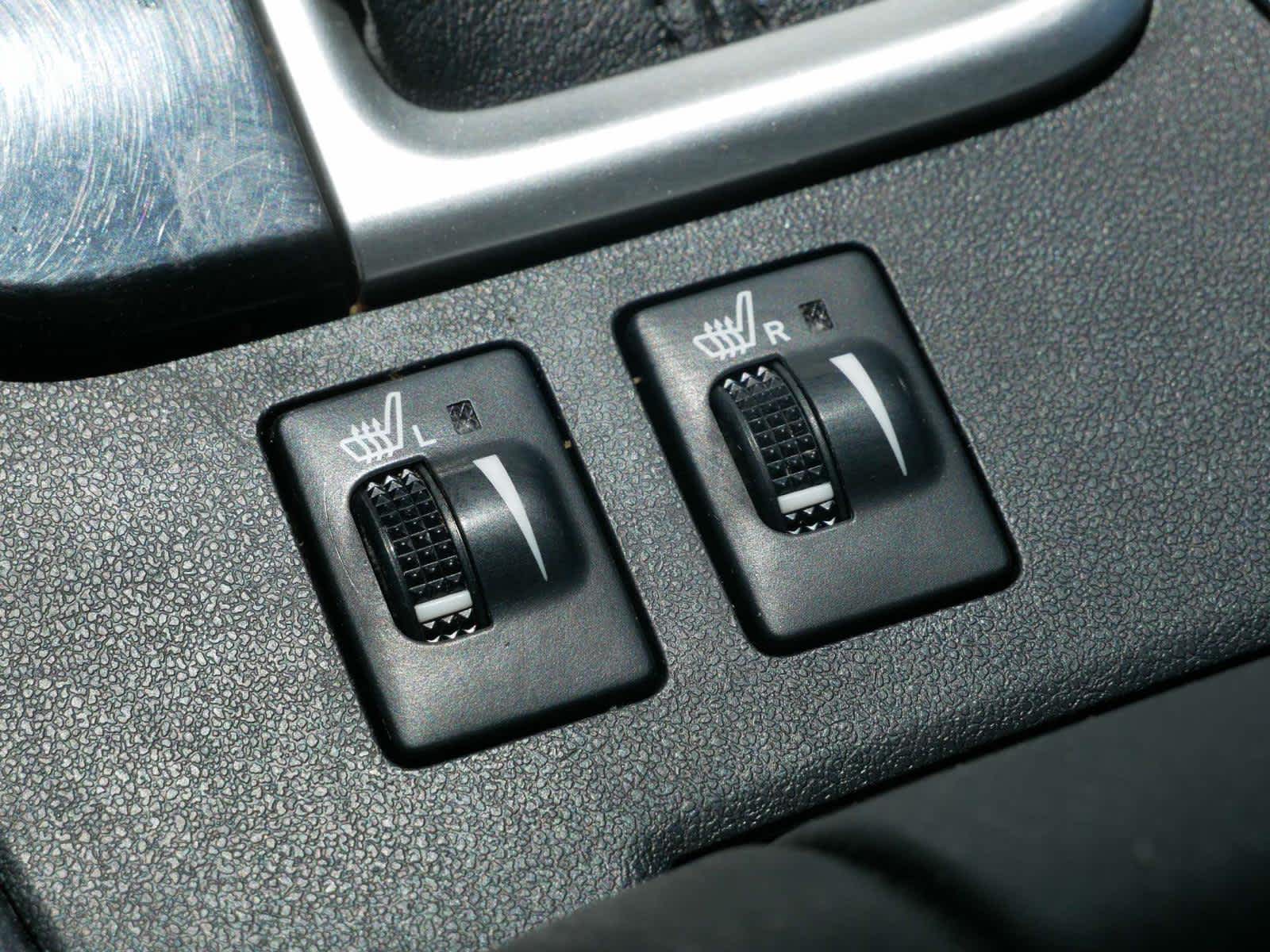 Vehicle image 25 of 33