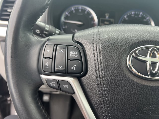 Vehicle image 27 of 28