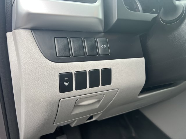 Vehicle image 22 of 28