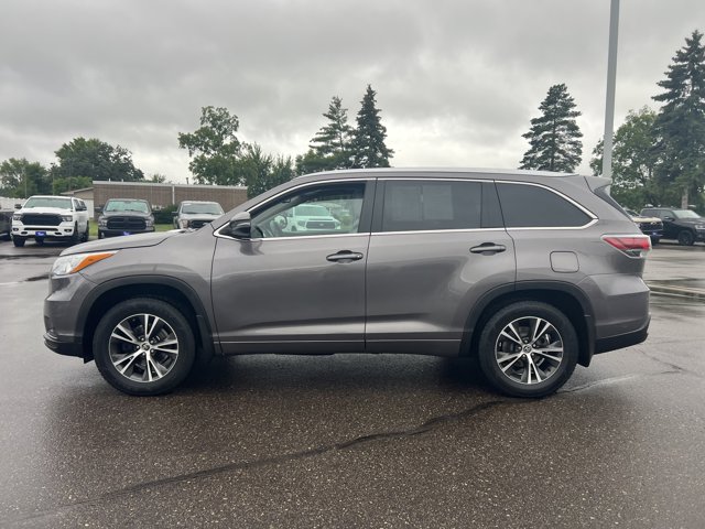 Vehicle image 8 of 28
