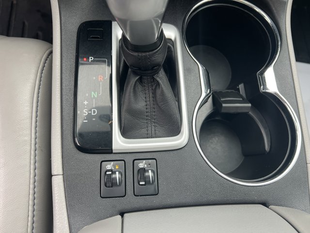 Vehicle image 19 of 28