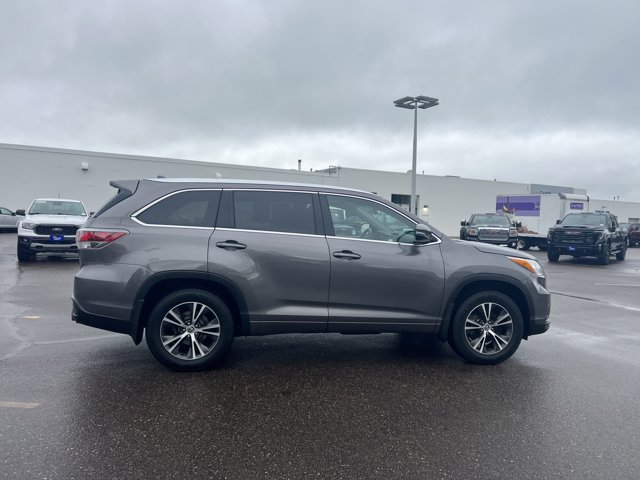Vehicle image 4 of 28