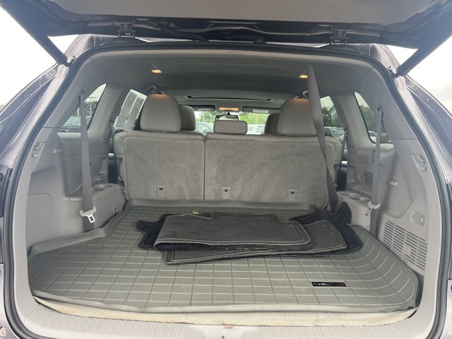Vehicle image 10 of 28