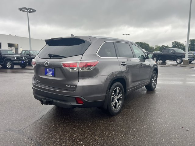 Vehicle image 5 of 28