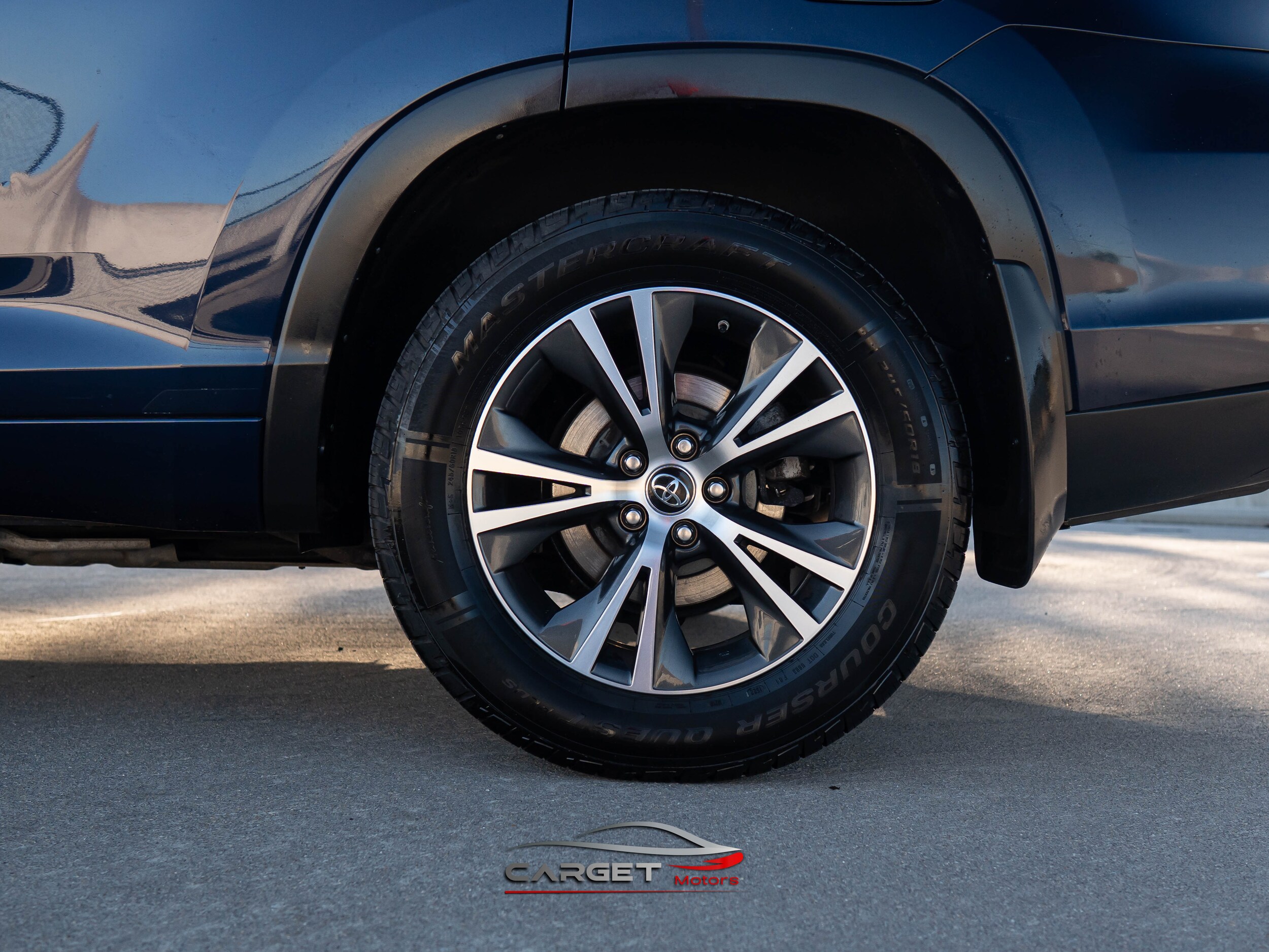 Vehicle image 10 of 46