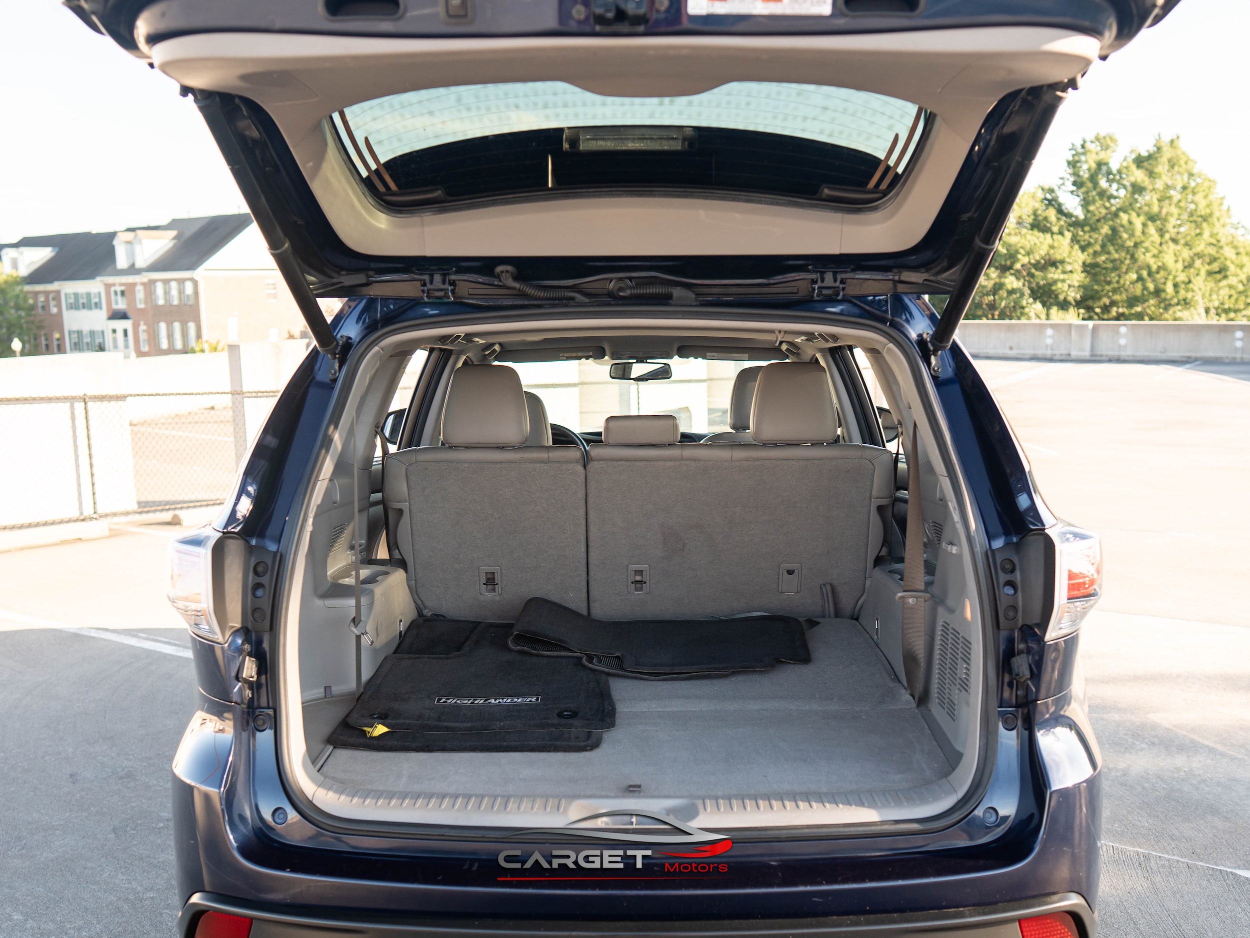 Vehicle image 41 of 46