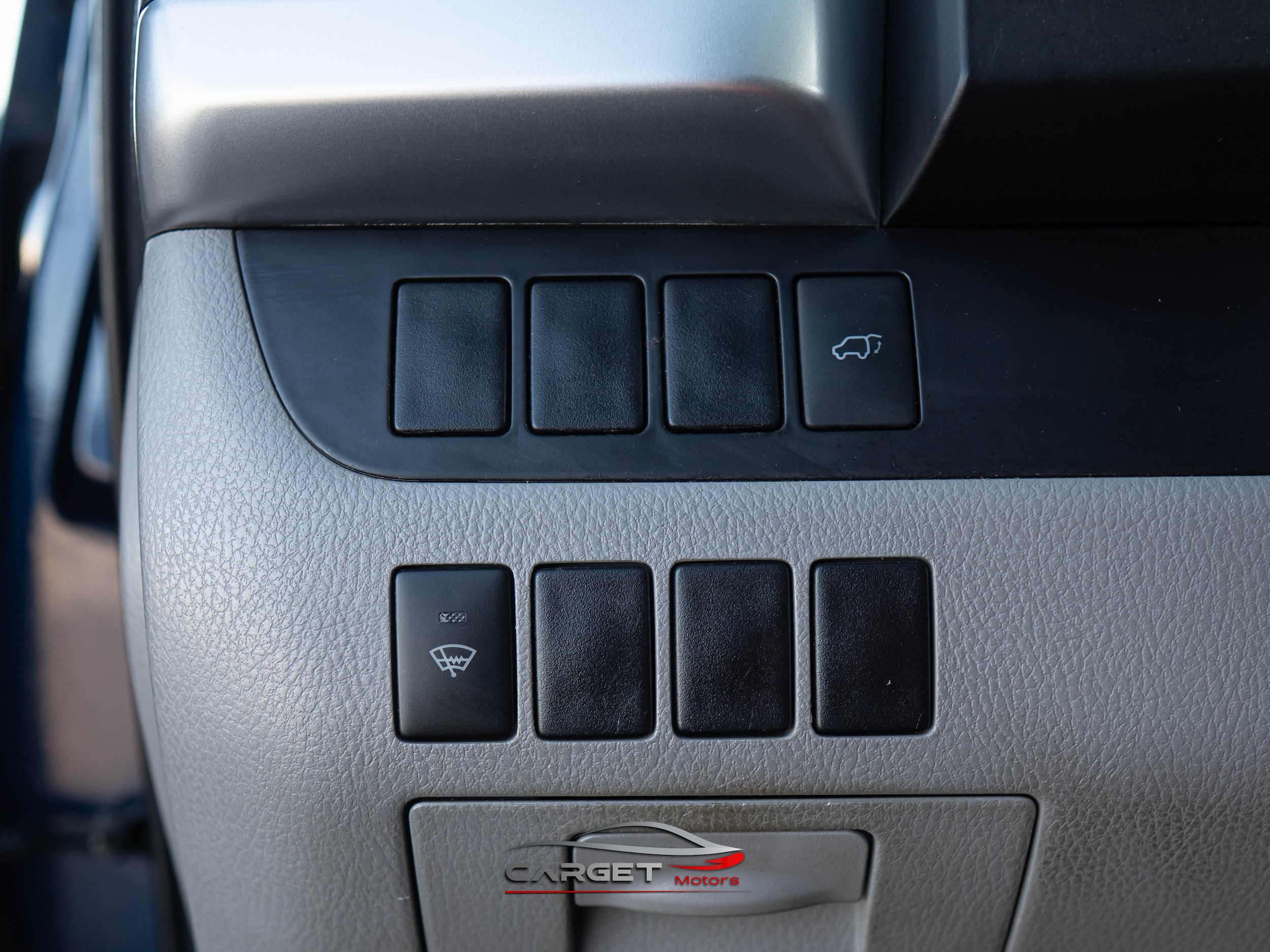 Vehicle image 31 of 46