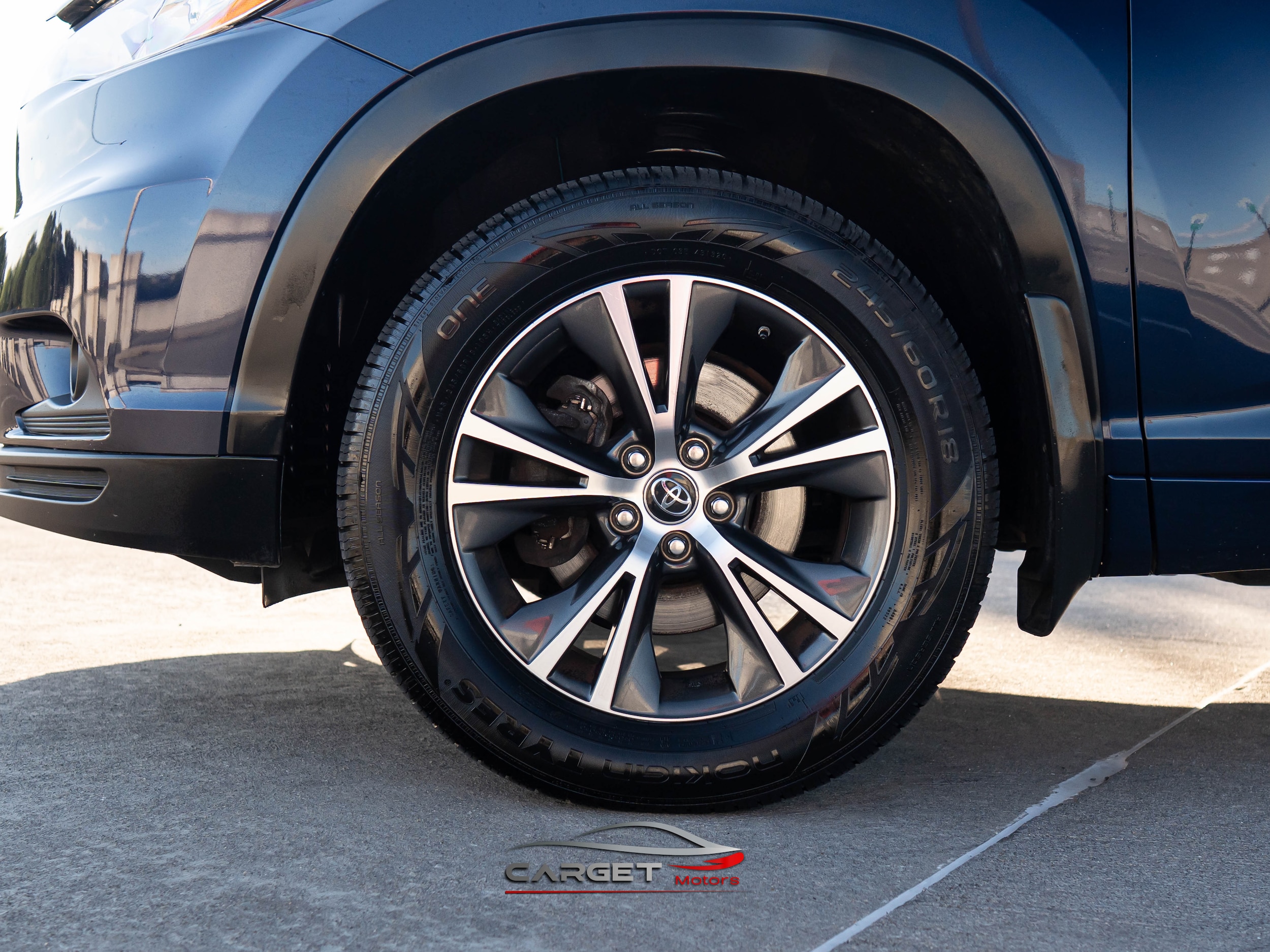 Vehicle image 7 of 46