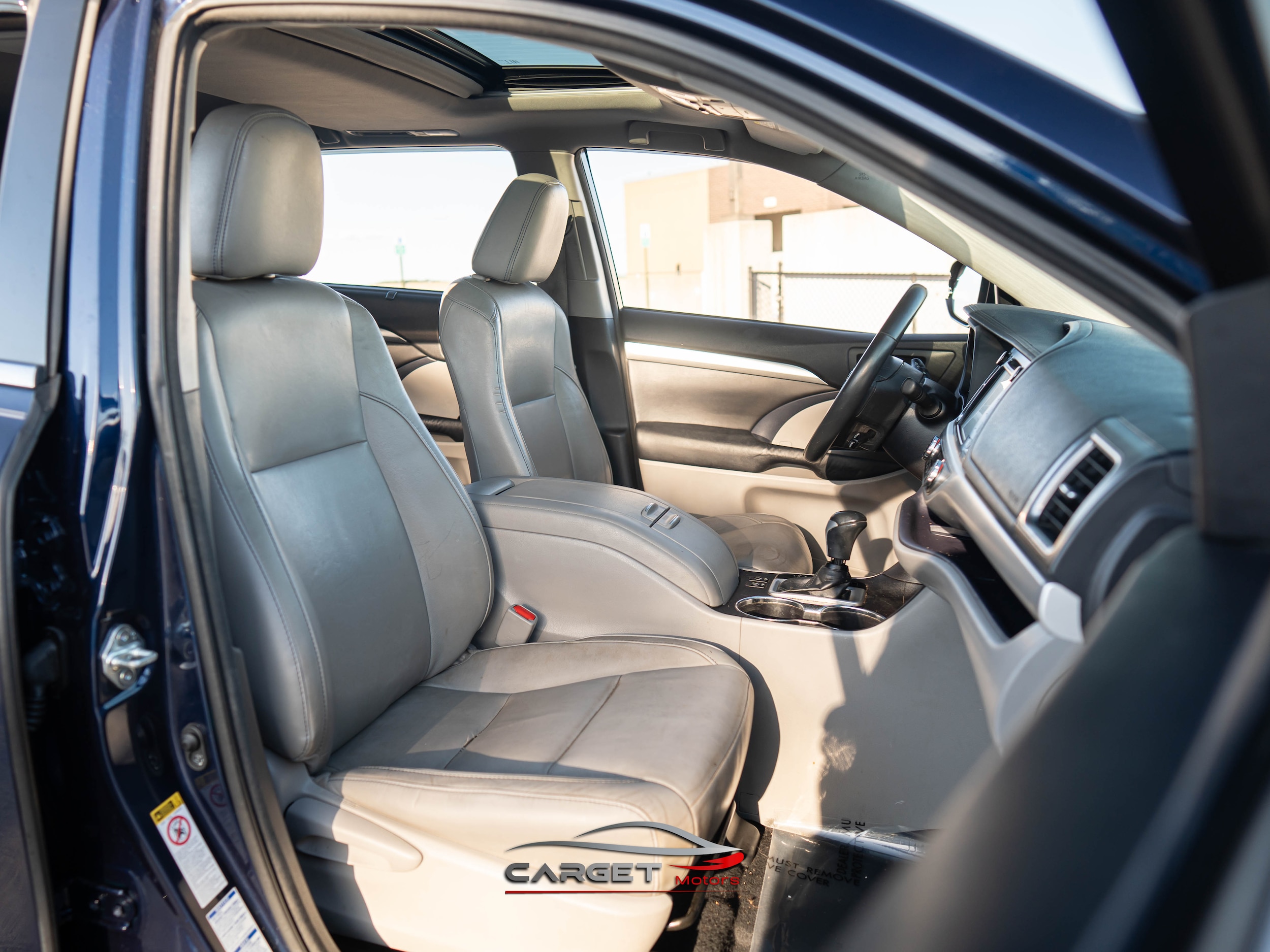 Vehicle image 15 of 46