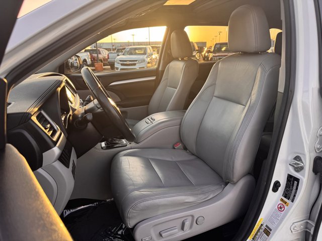Vehicle image 22 of 27