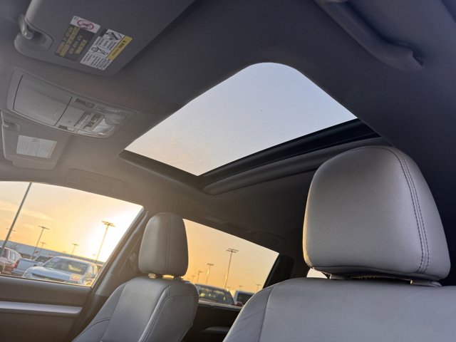 Vehicle image 24 of 27