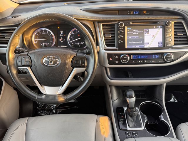 Vehicle image 12 of 27
