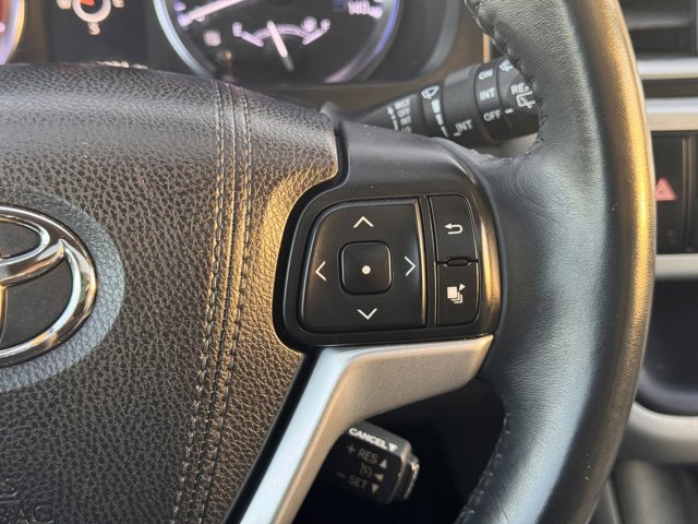 Vehicle image 15 of 27