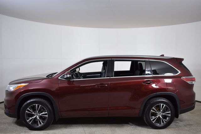 Vehicle image 2 of 30