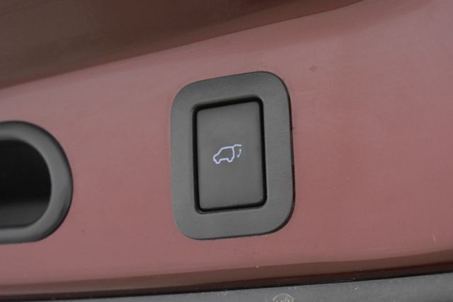 Vehicle image 15 of 30