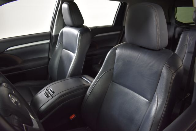 Vehicle image 11 of 30