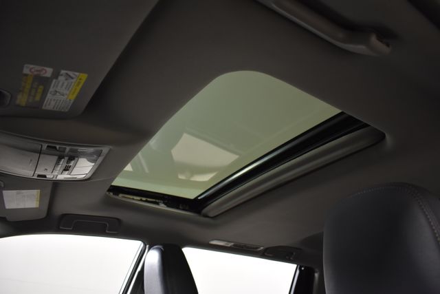 Vehicle image 12 of 30